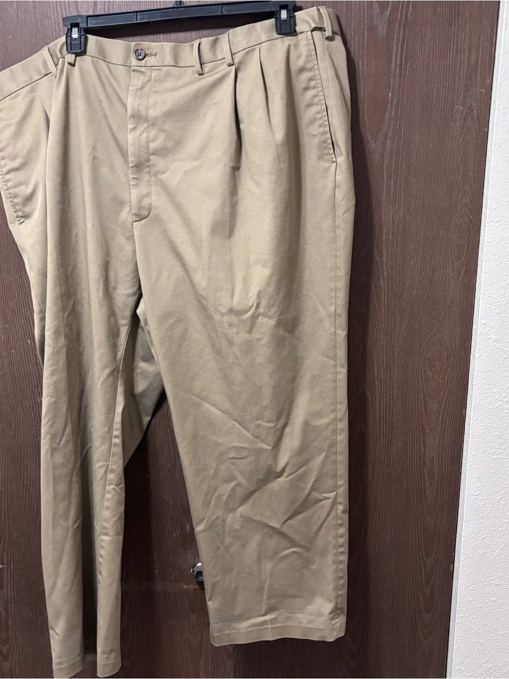 Haggar Men's Pleated Khaki Chinos - Light Tan